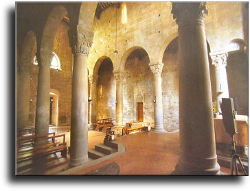 San Pietro a Romena - Inside