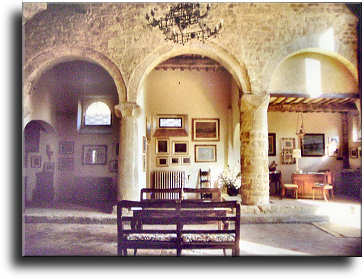 interno di San Feriolo a Caminino