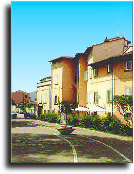 A particular of city of Calcinaia: piazza indipendenza