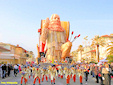 A car of the carnival of Viareggio representing Leonardo da Vinci.